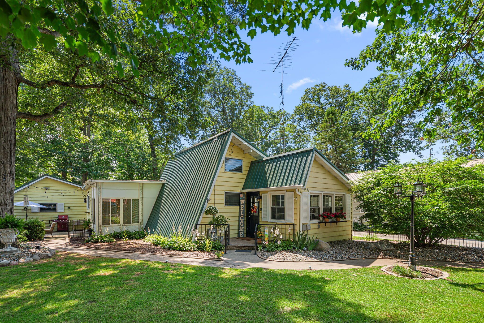7804 N Topinabee Road