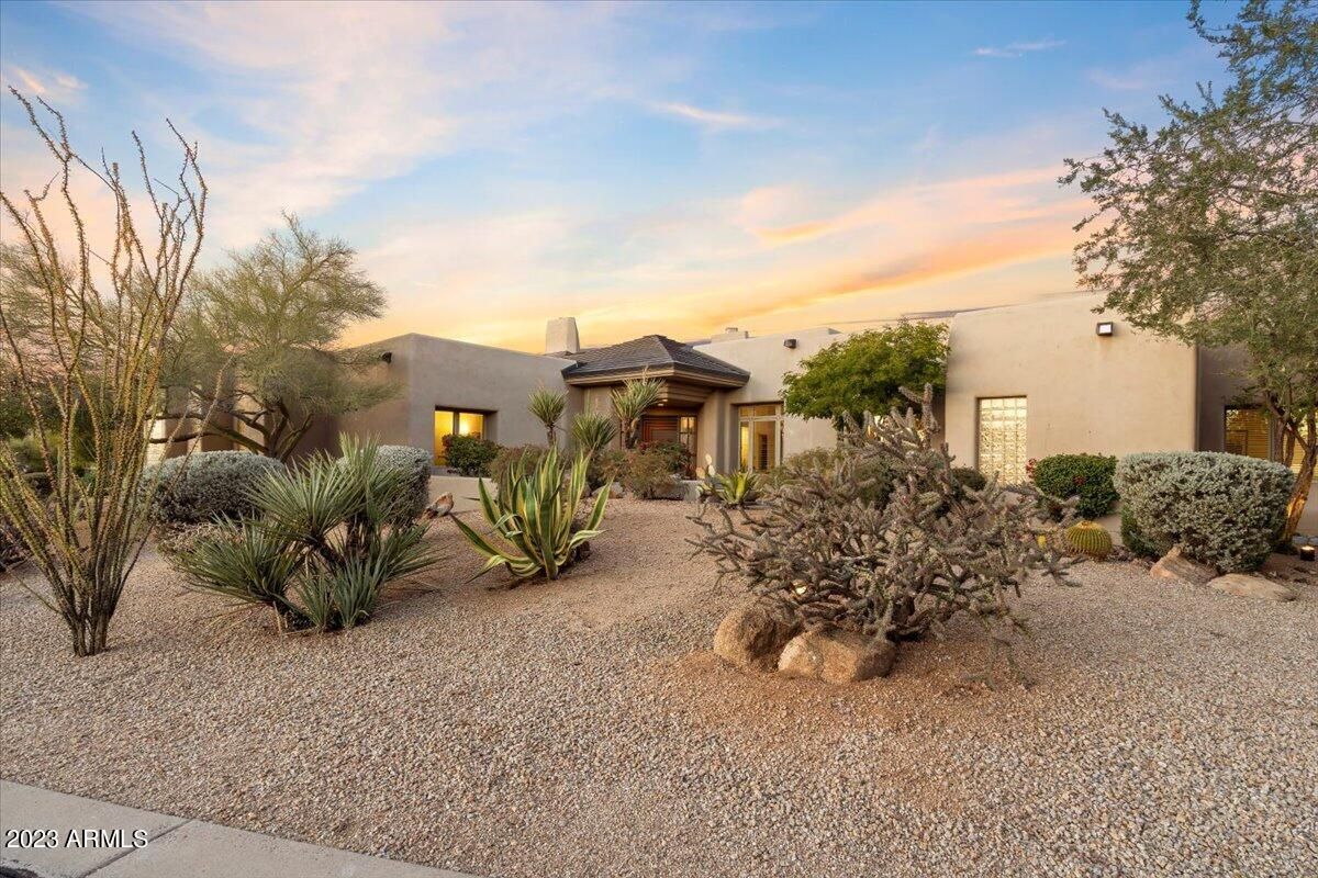 10452 E Morning Vista Lane