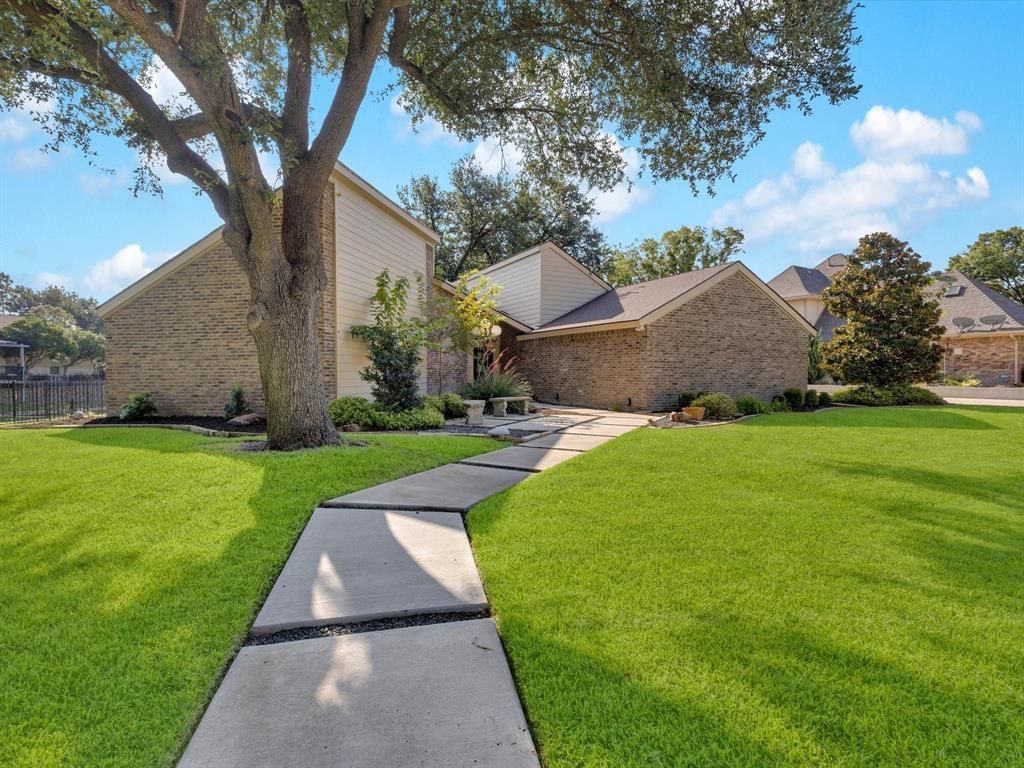 2508 Inverness Lane