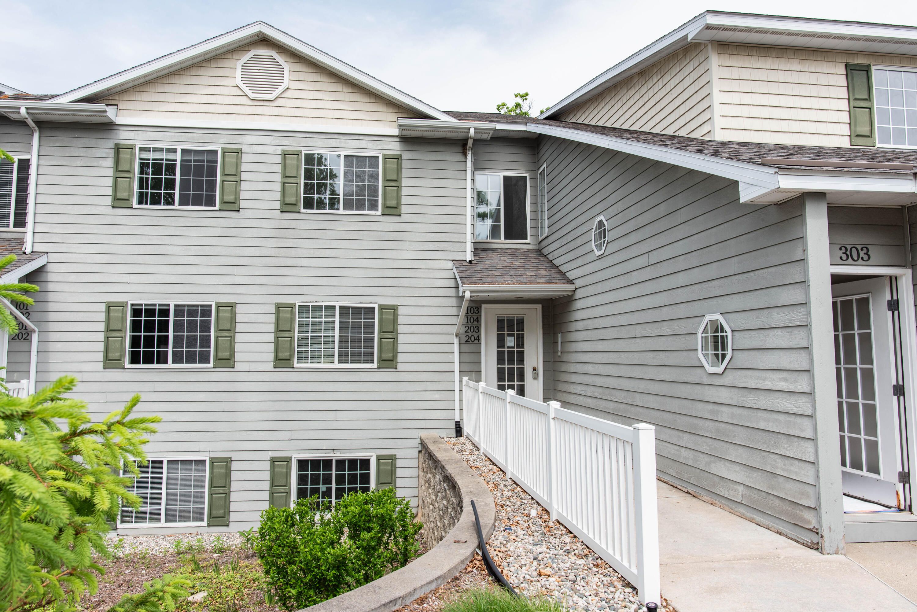 4164 W Centre Avenue 103