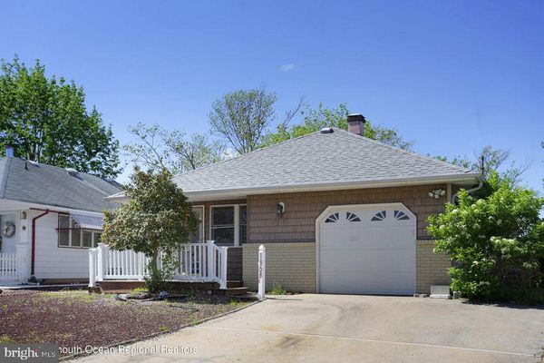 Holiday City At Silverton Toms River Nj Homes For Sale Real Estate Neighborhoods Com