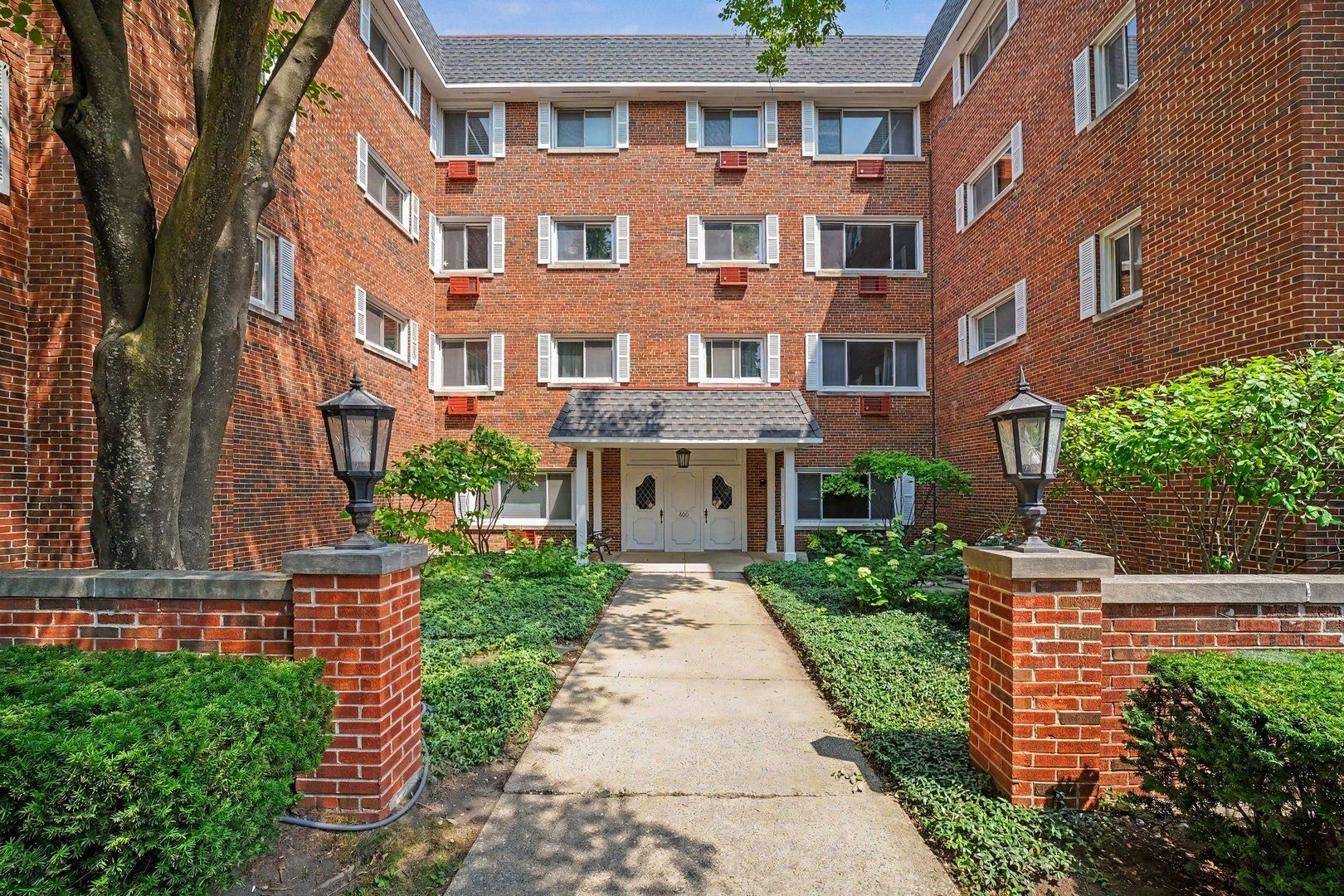 800 Washington Boulevard 100