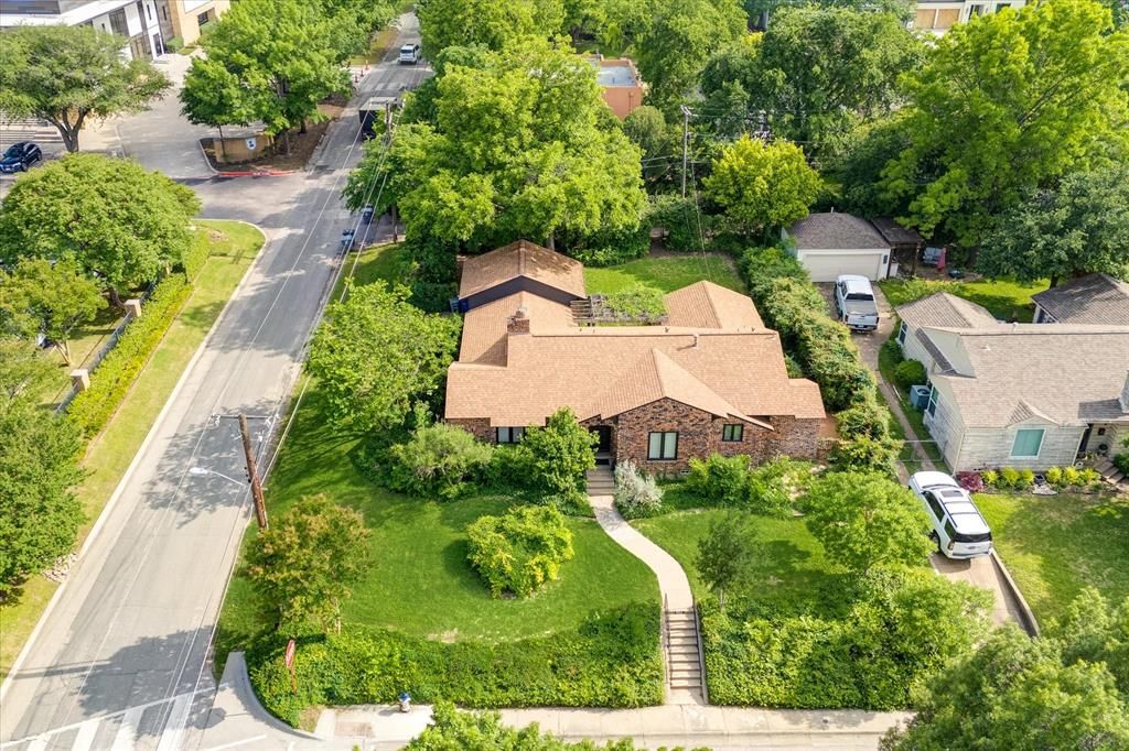 6414 Blanch Circle