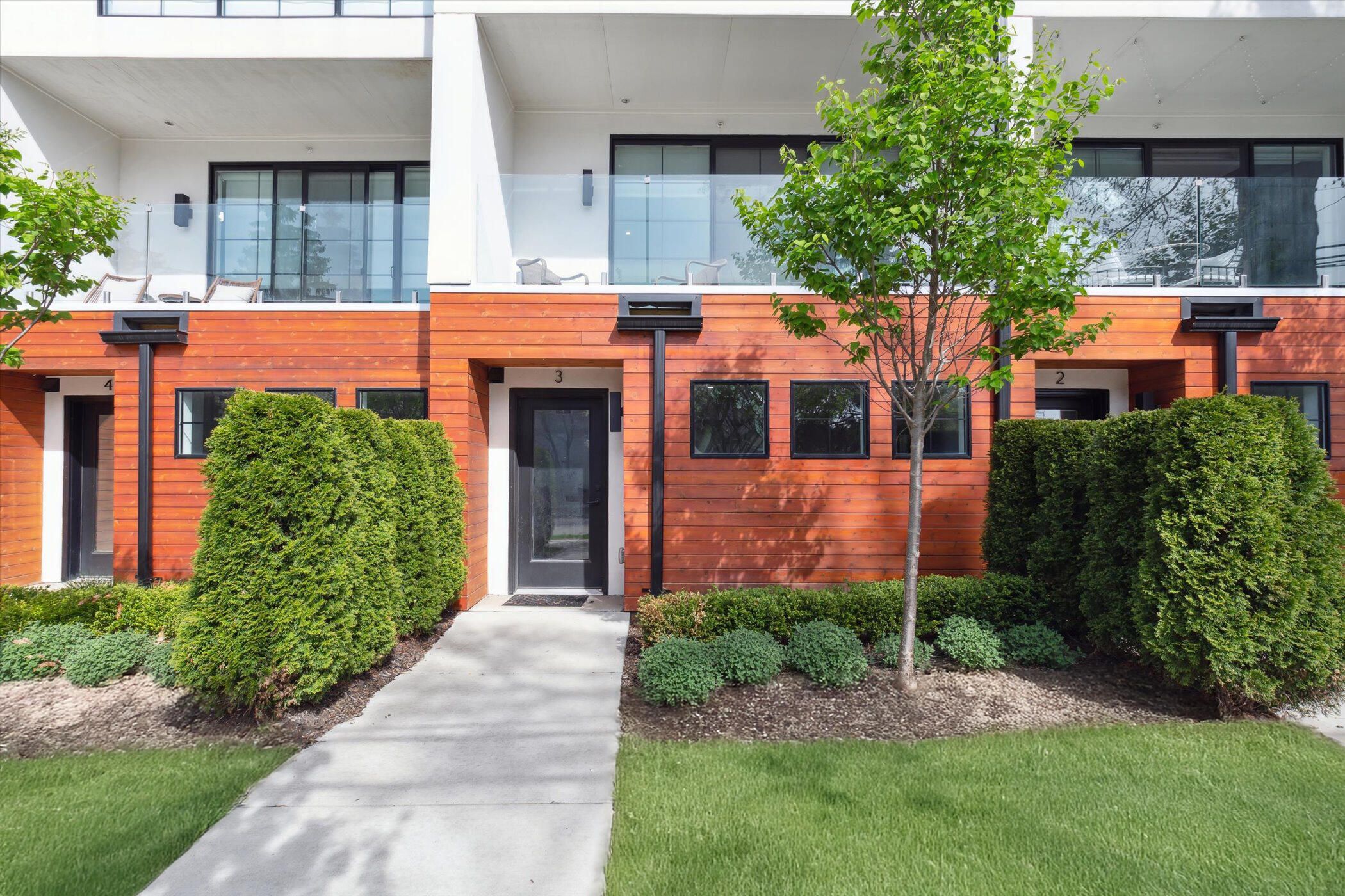 533 E Harrison 3