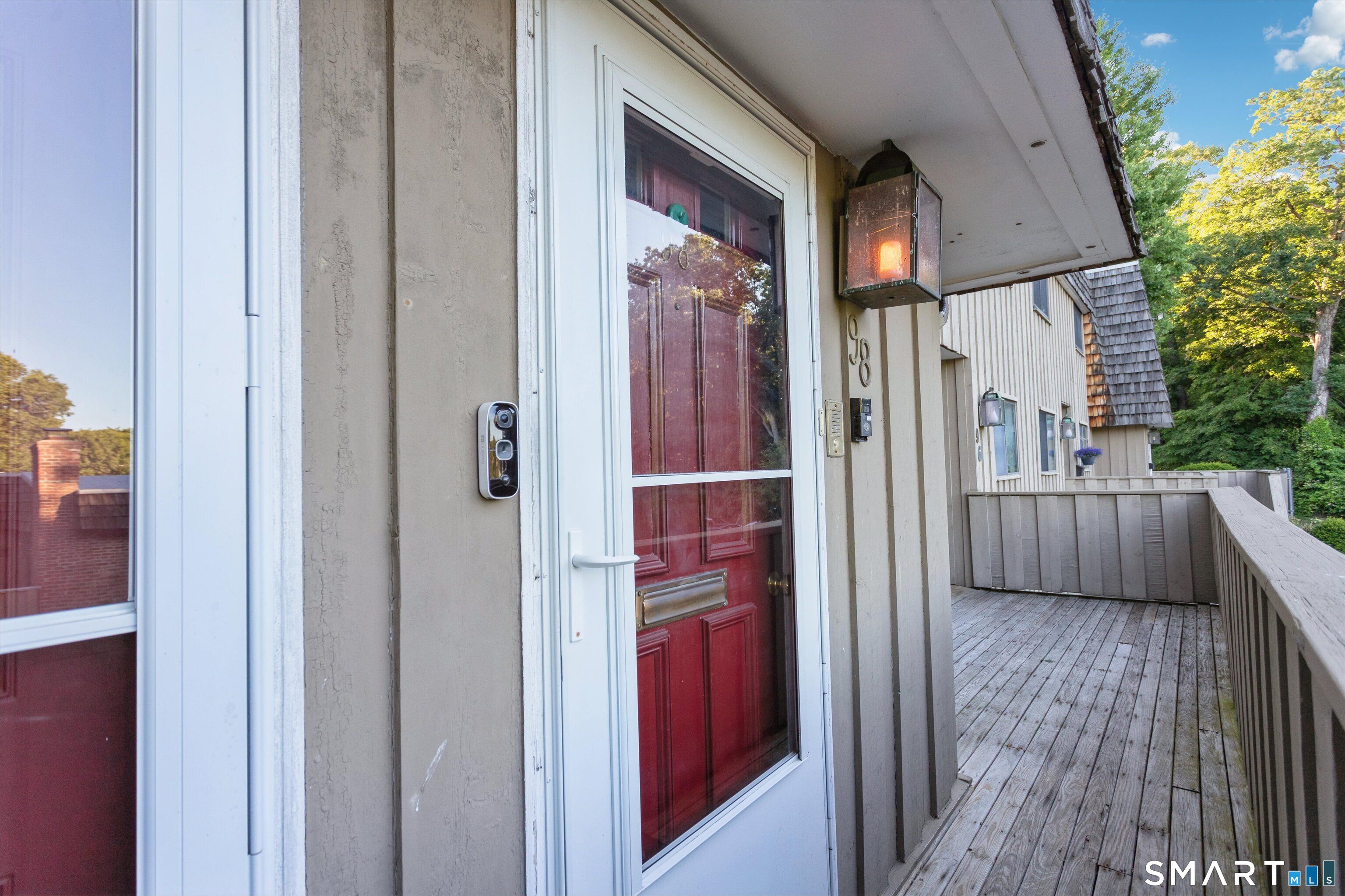 98 Gillies Lane 98