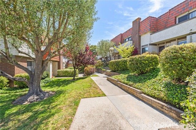 27924 Ridgebrook Court