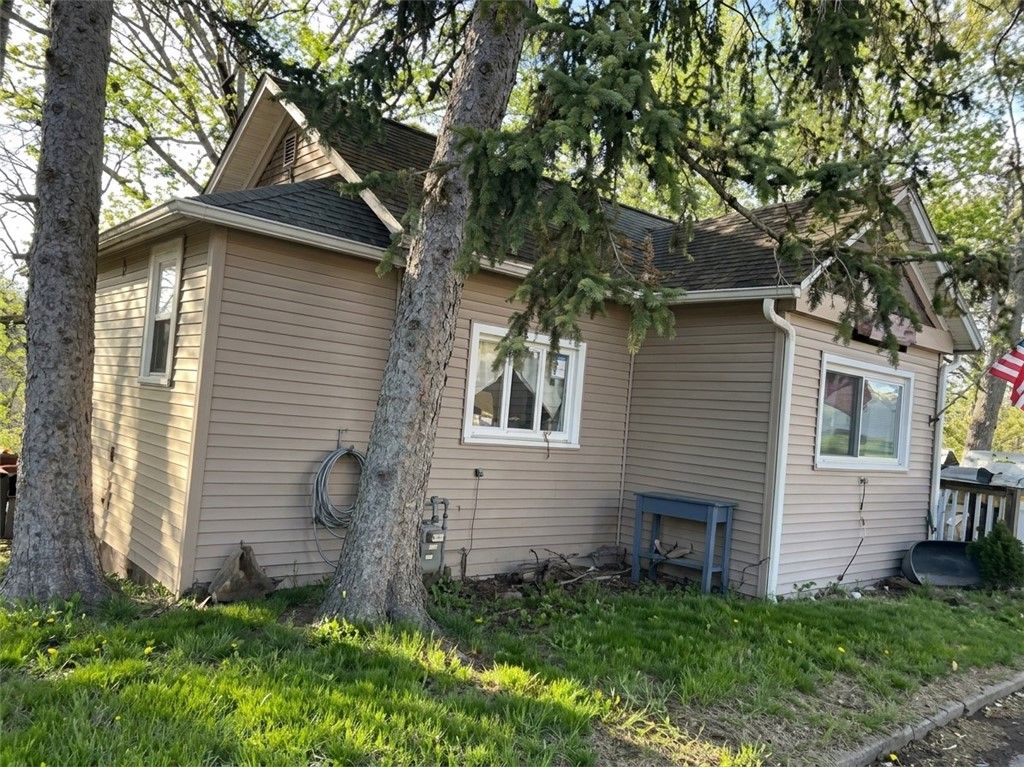 215 N Walnut St