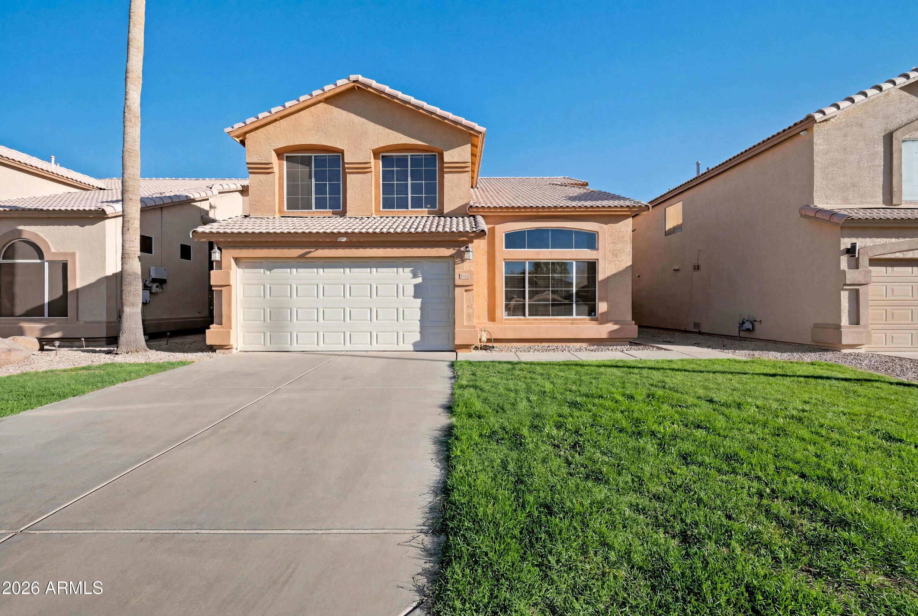 735 E Geronimo Street