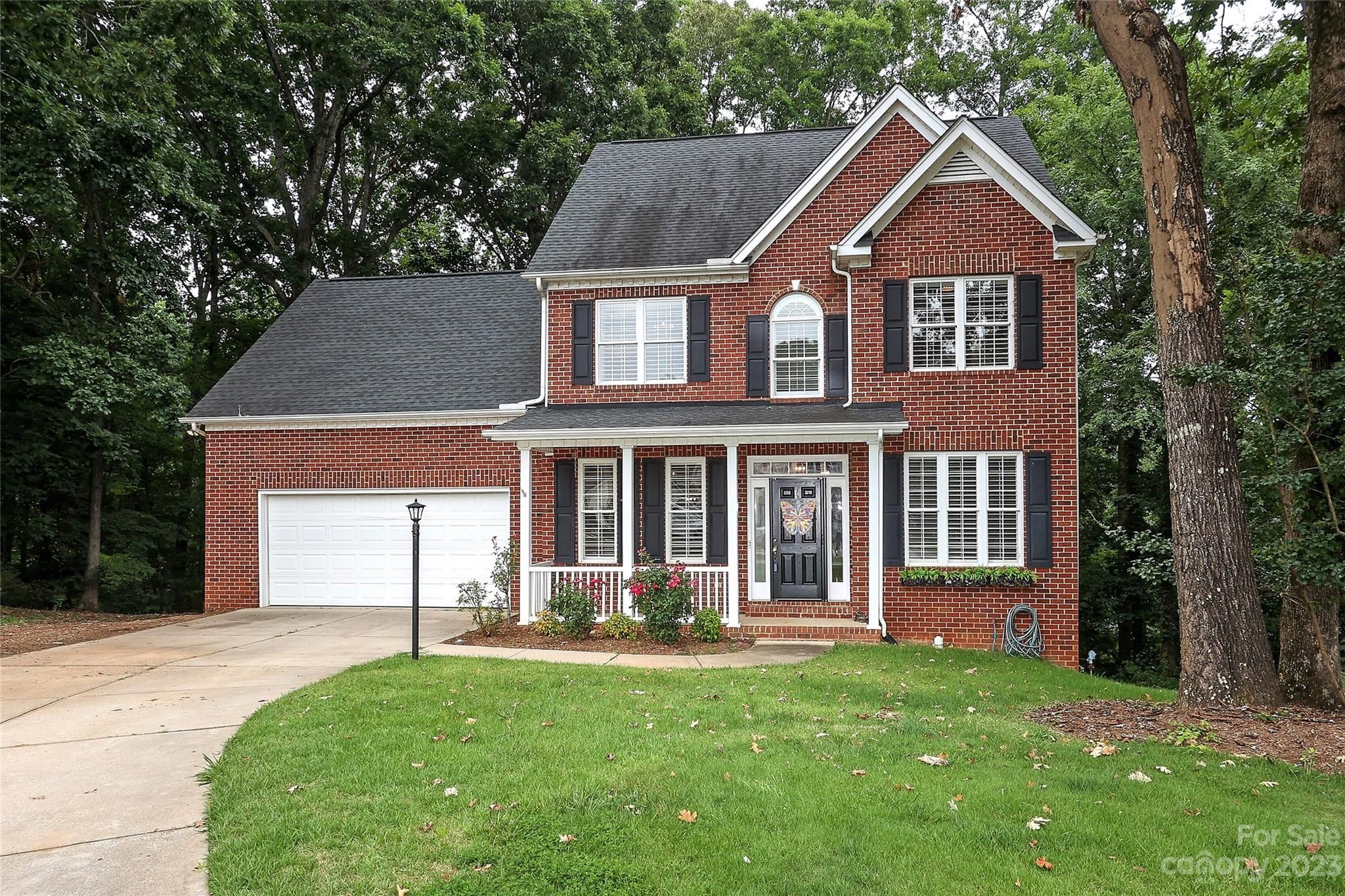 1207 Hastings Court