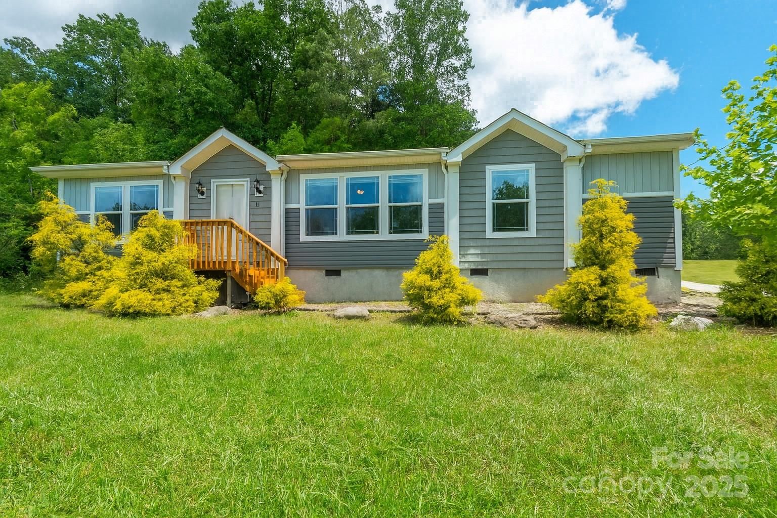 11 Bartlett Avenue