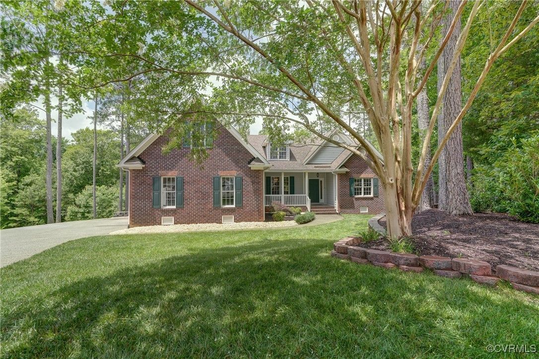 5501 Pine Needles Terrace