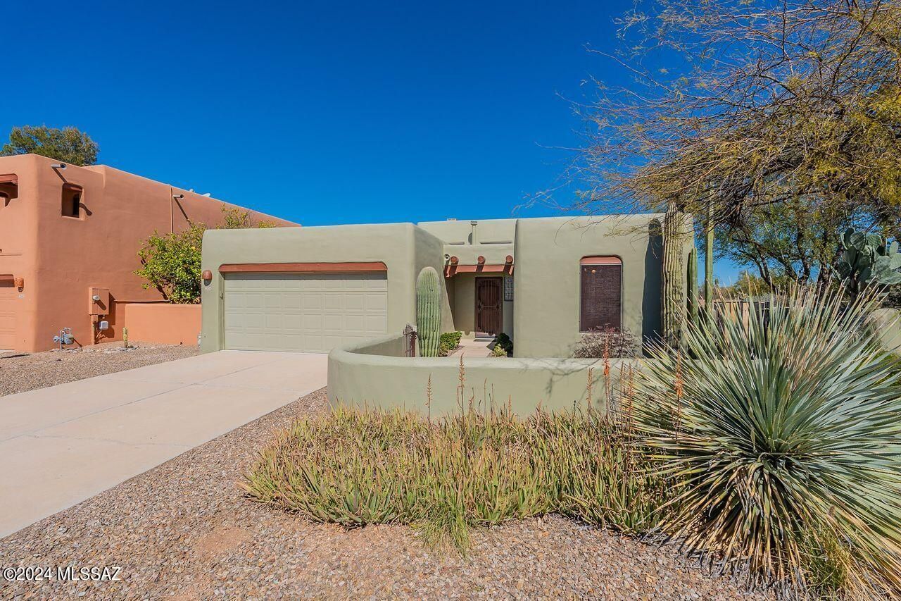 2834 W Placita Paciente
