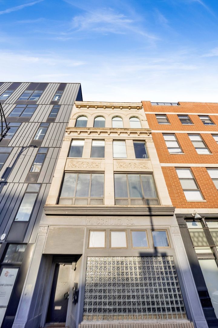 711 N Milwaukee Avenue 2