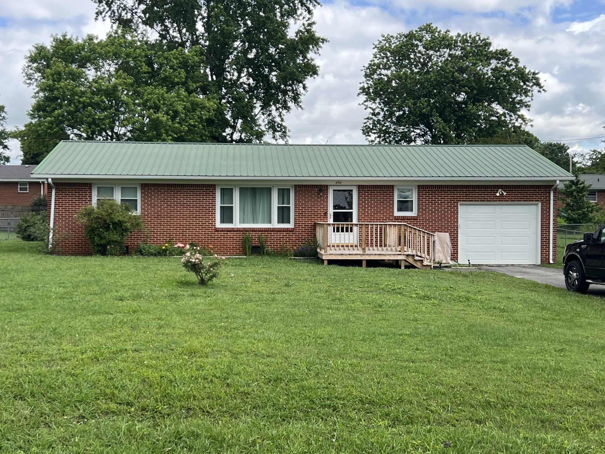 350 Lagoon Dr
