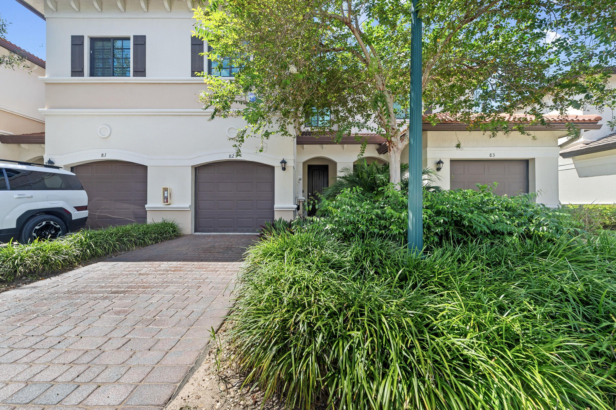 4222 N Dixie Highway 82