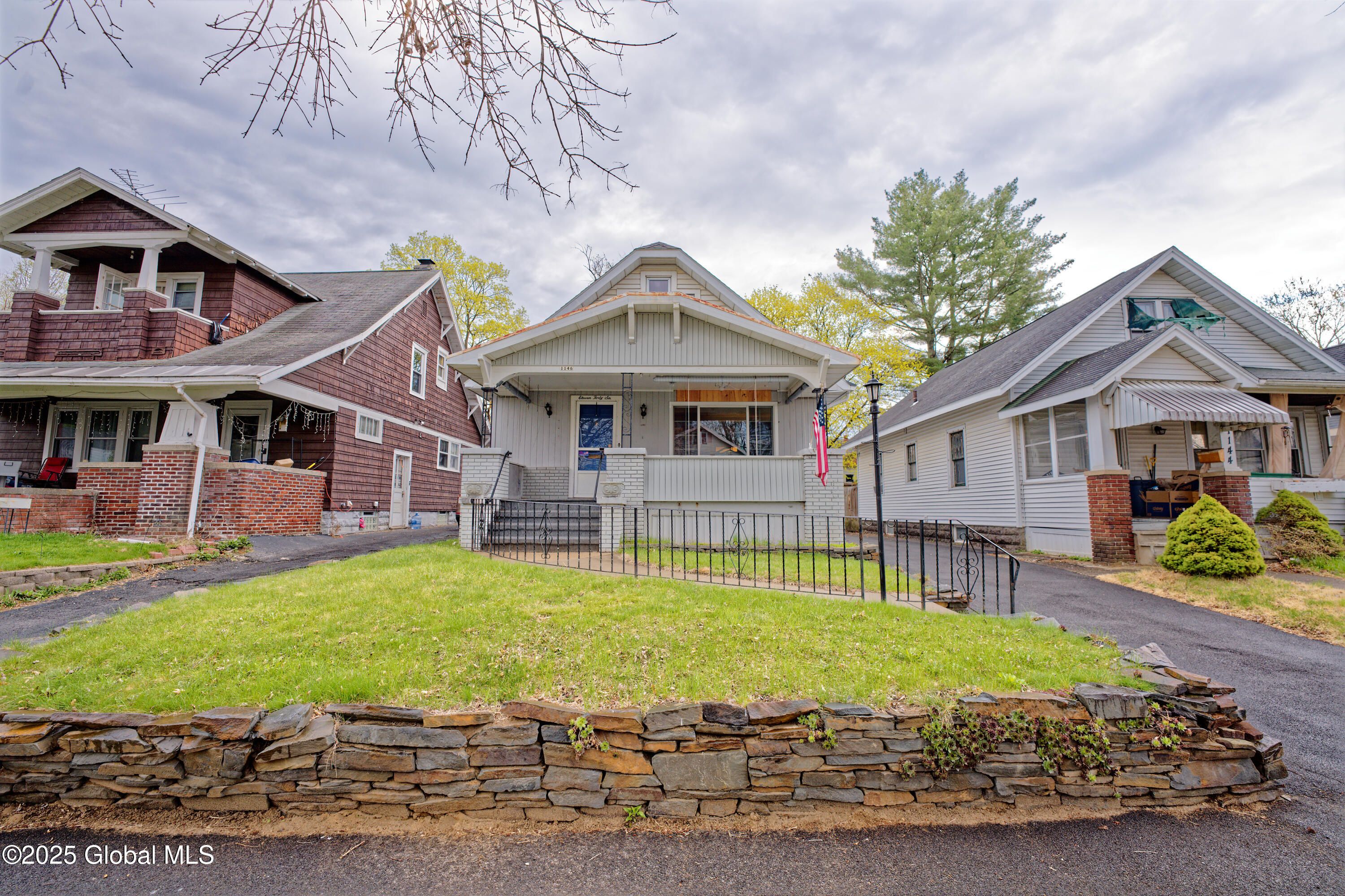 1146 Keyes Avenue