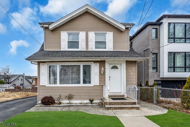 139 Grand Ave