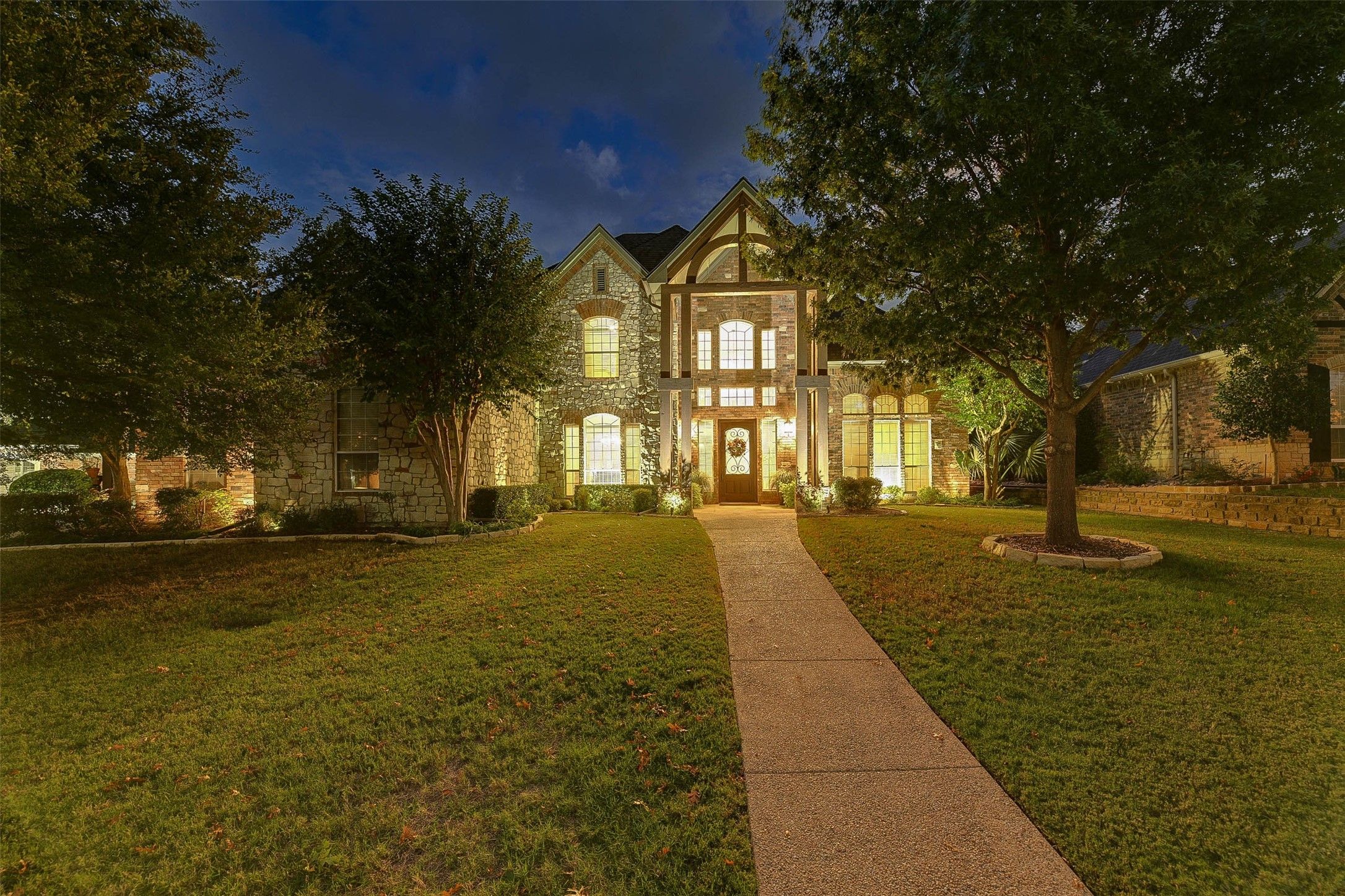 910 Walnut Falls Circle