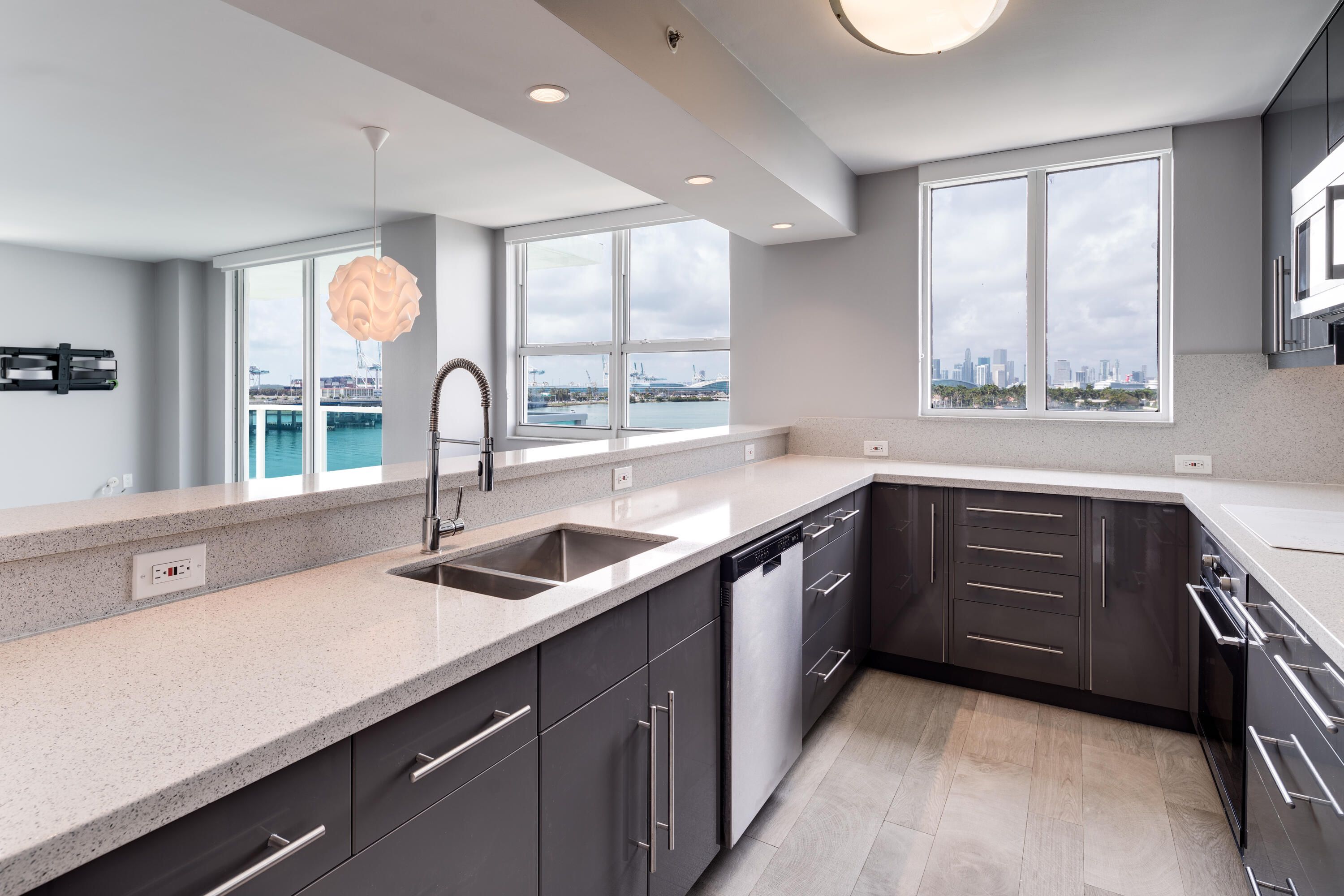 650 West Avenue 701