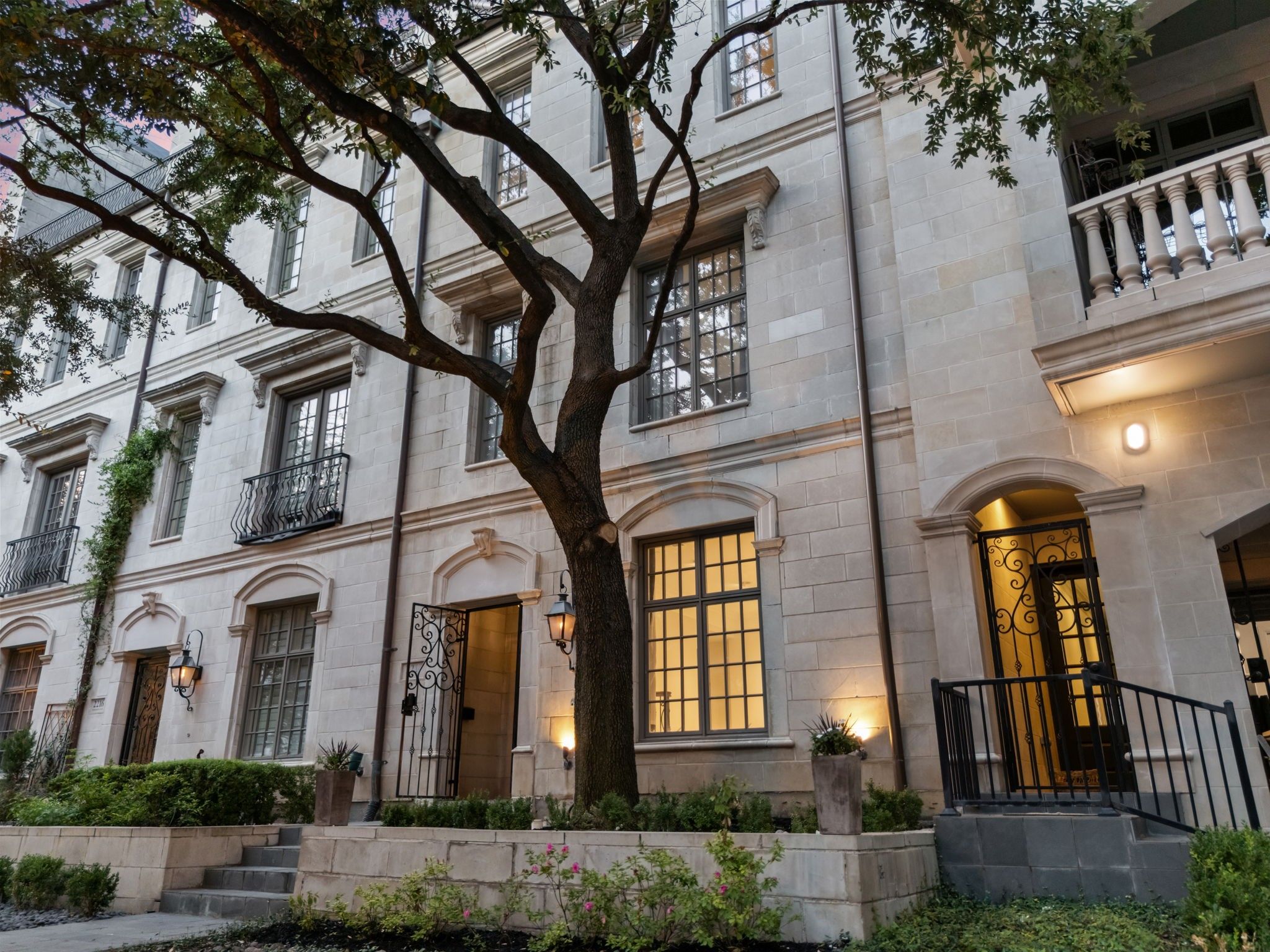 2214 Worthington Street