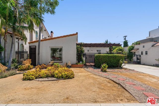 220 S Le Doux Road