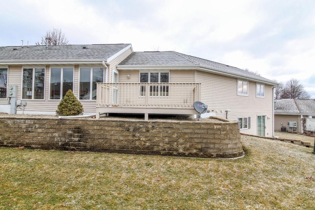 112 Buckingham Court 212