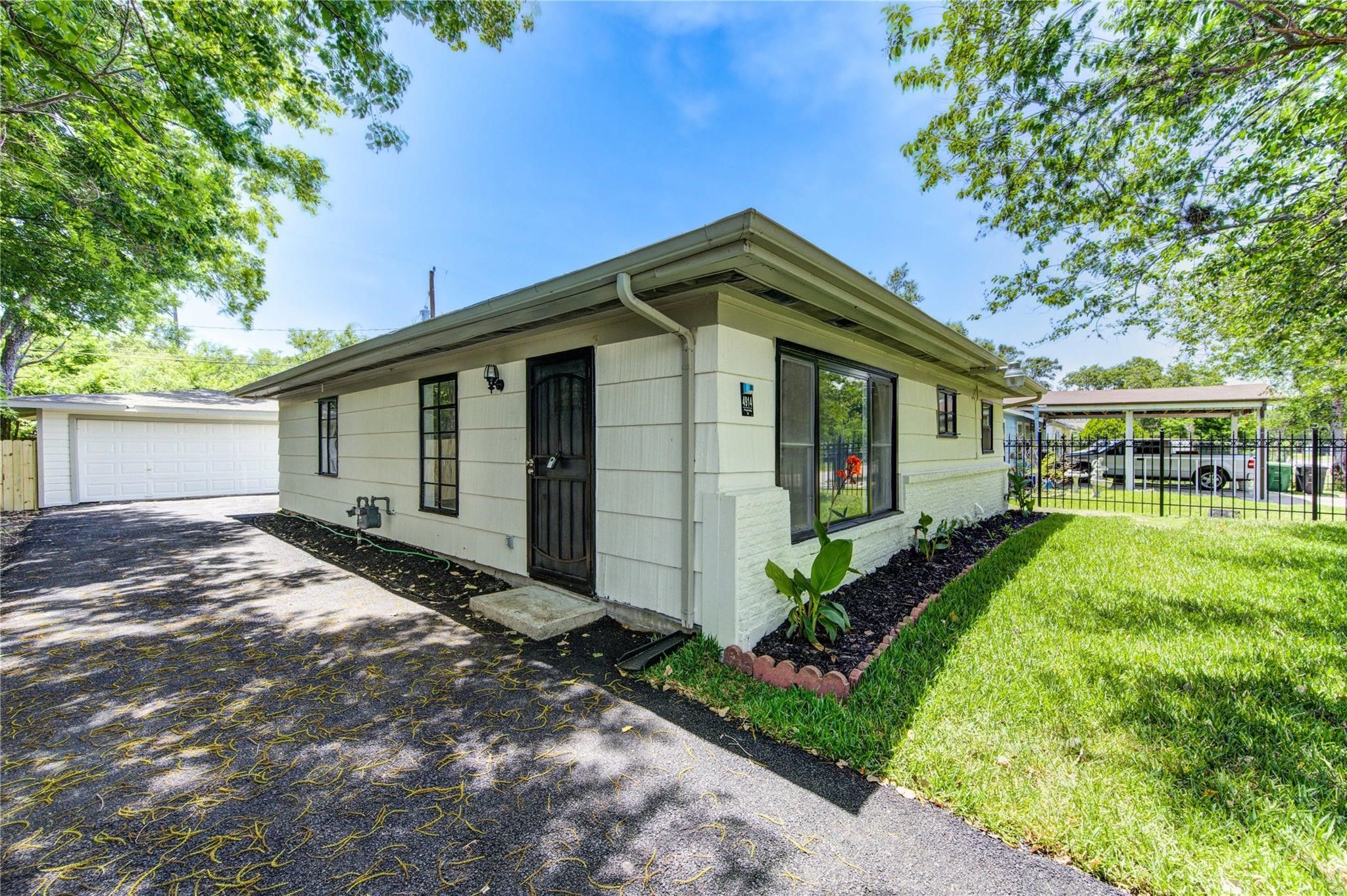 4914 Pershing Street