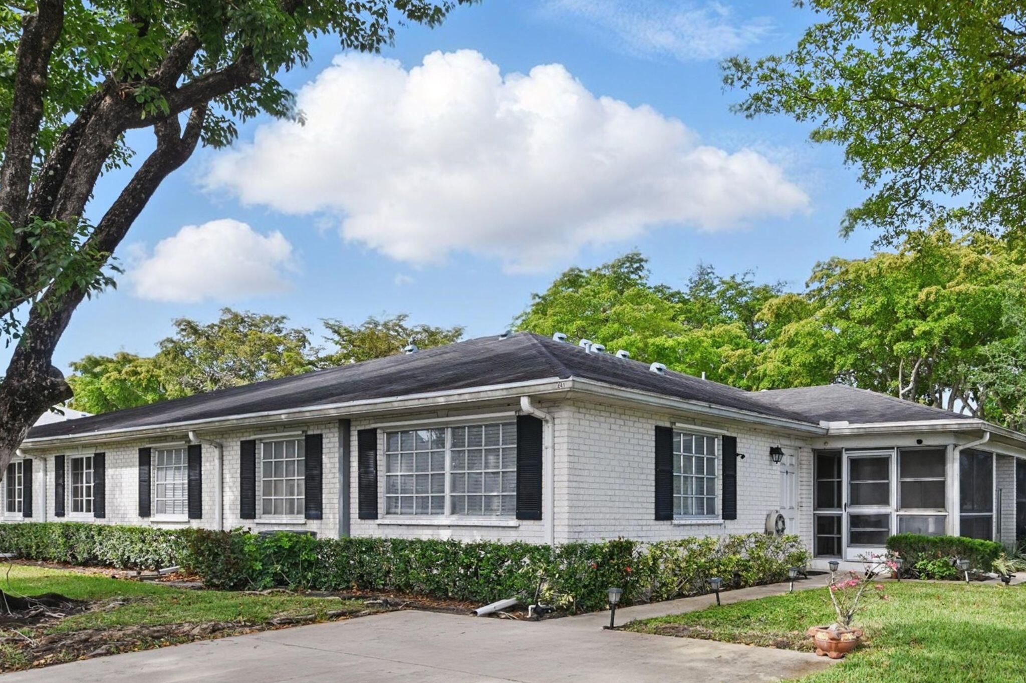 10079 S 40th Trail 241