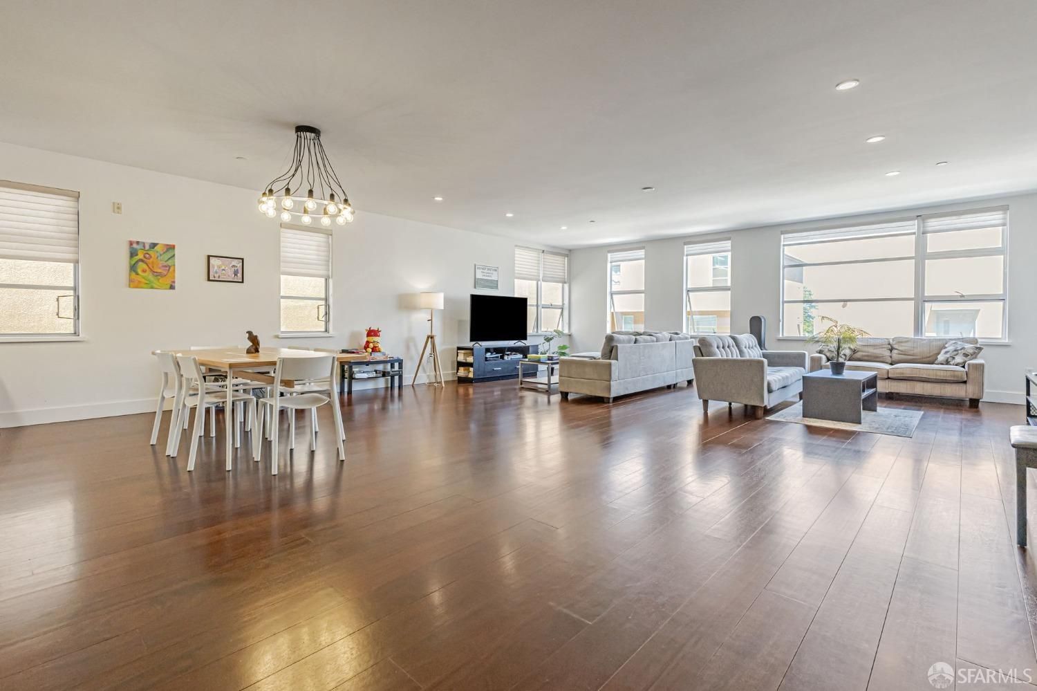 25 Sierra Street W301