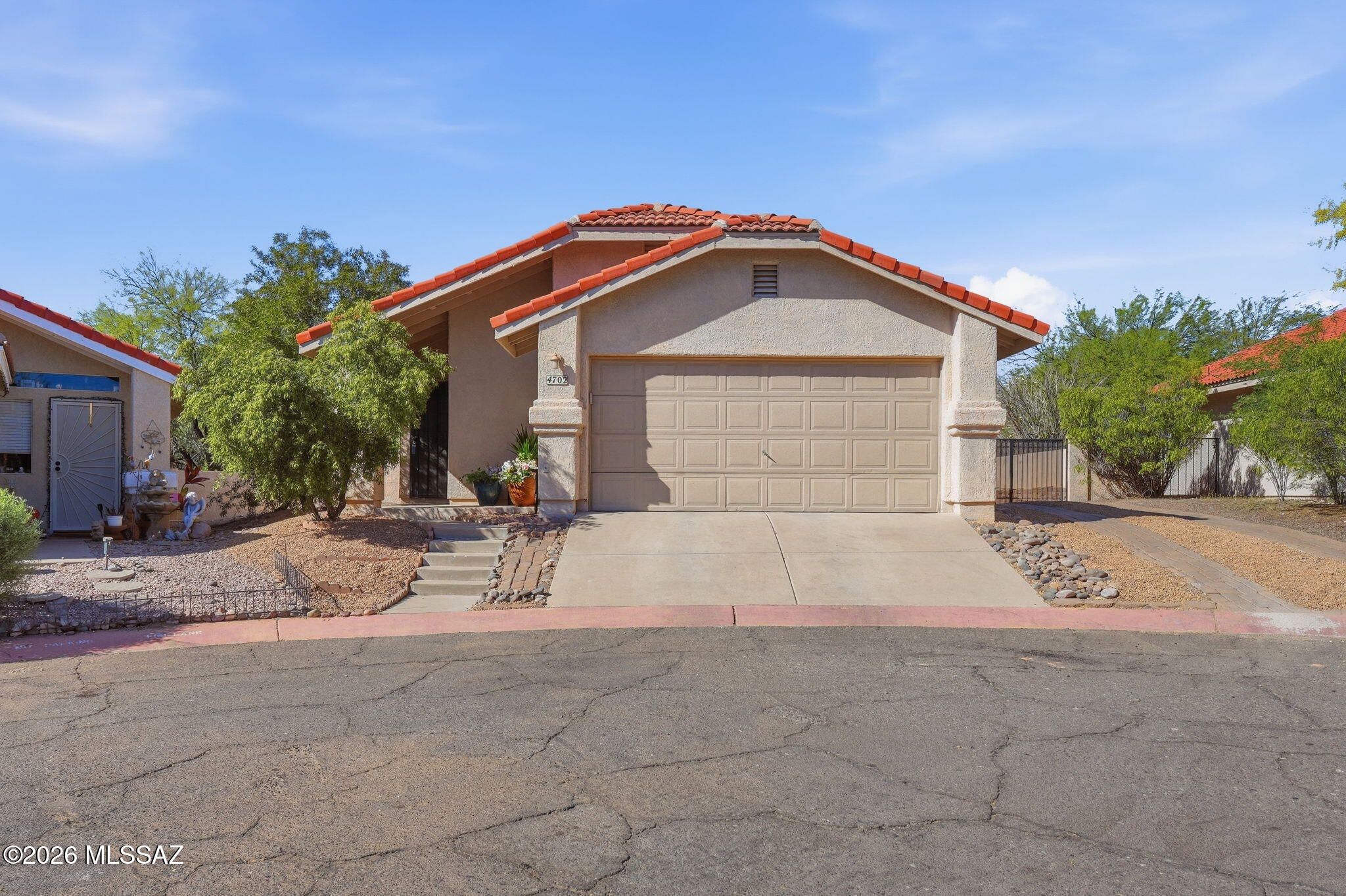 4702 W Gatehinge Court