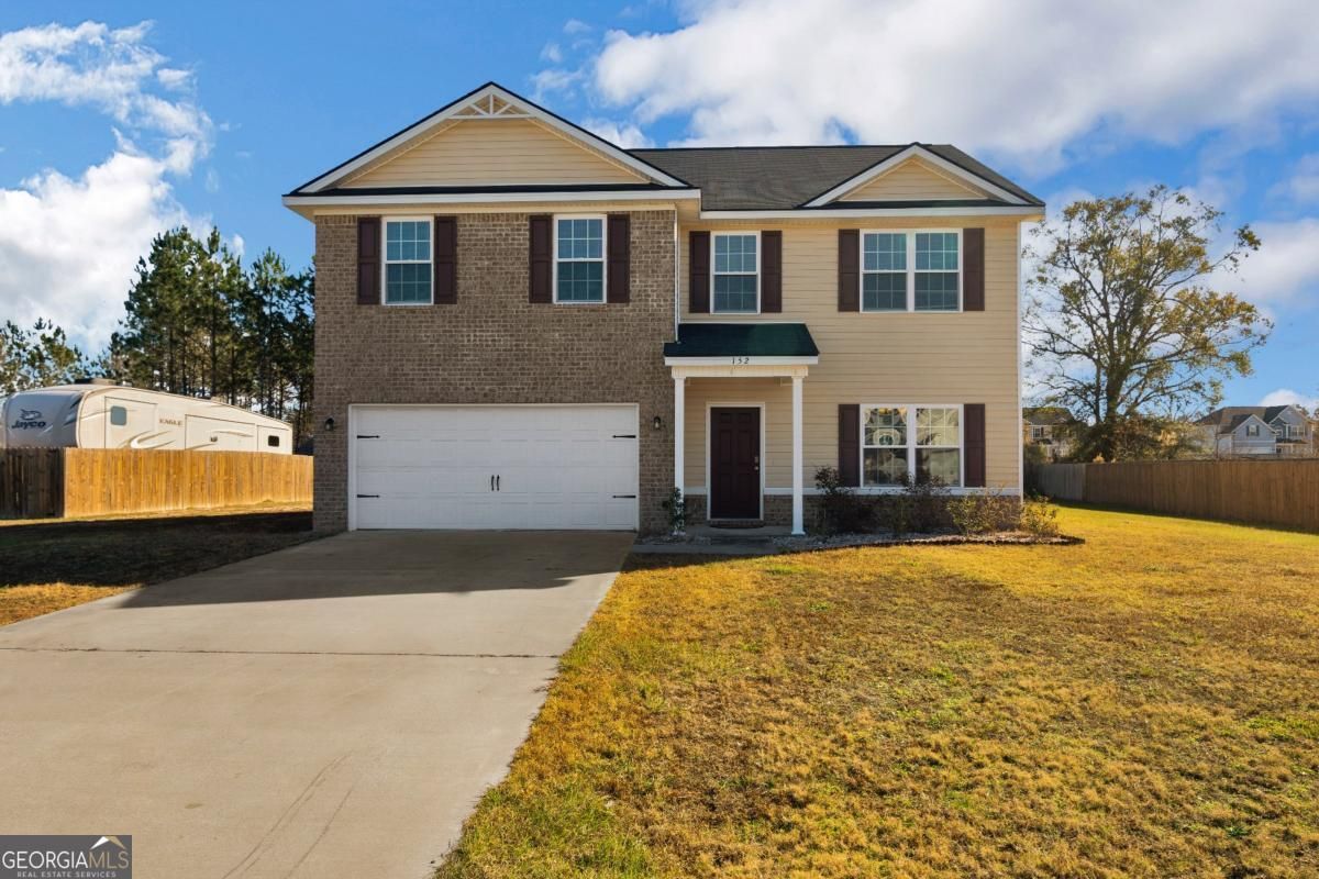 152 Huntington Drive Ne