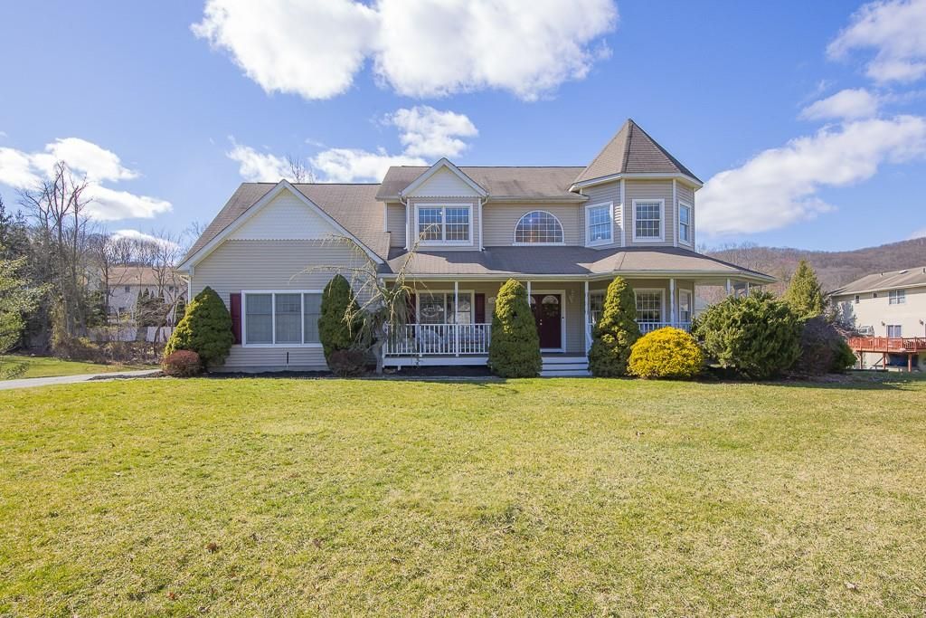 11 Zachary Taylor Street