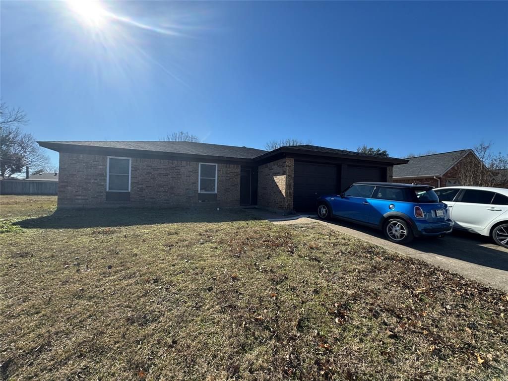 1705 La Fontaine Lane