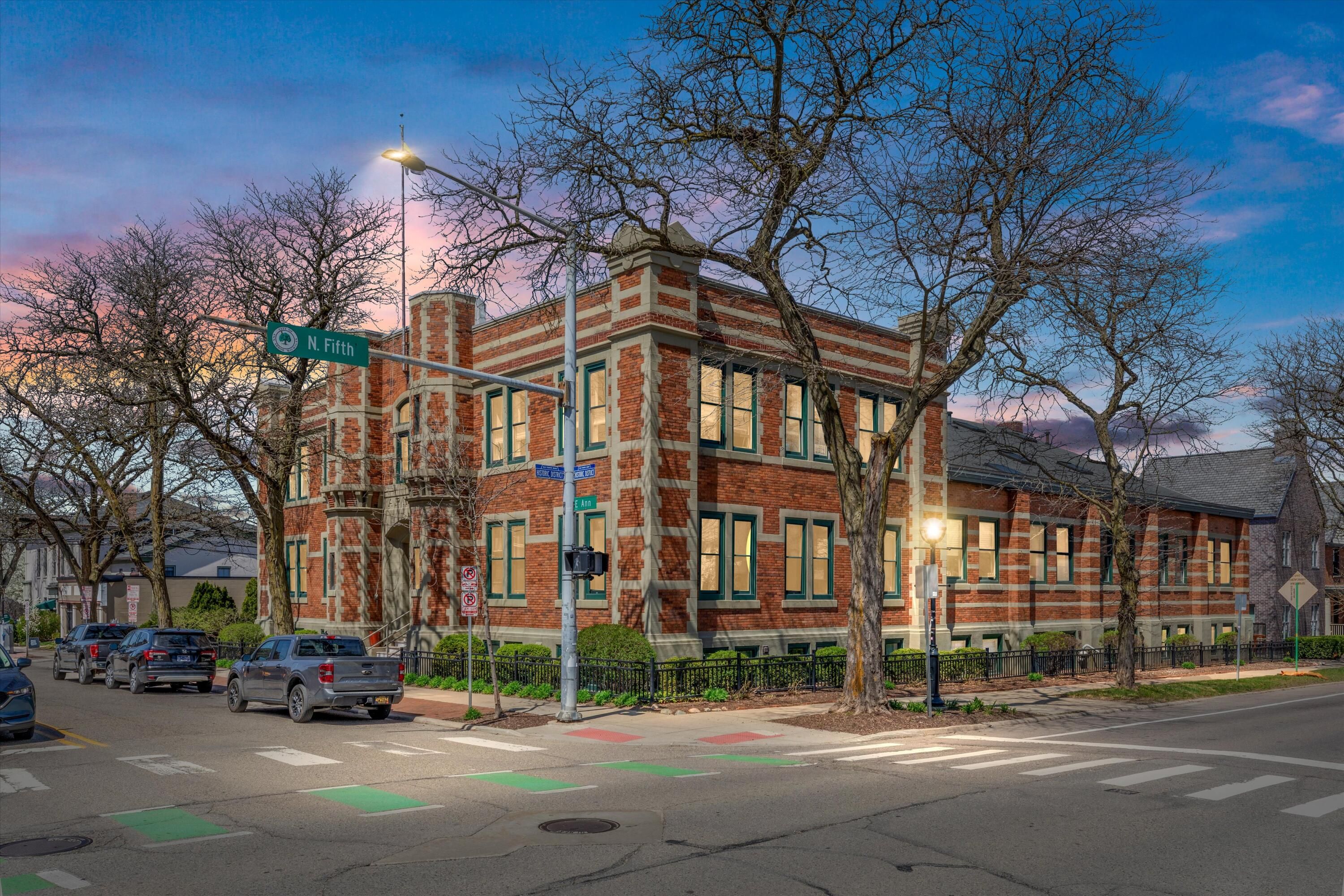 223 E Ann Street 1