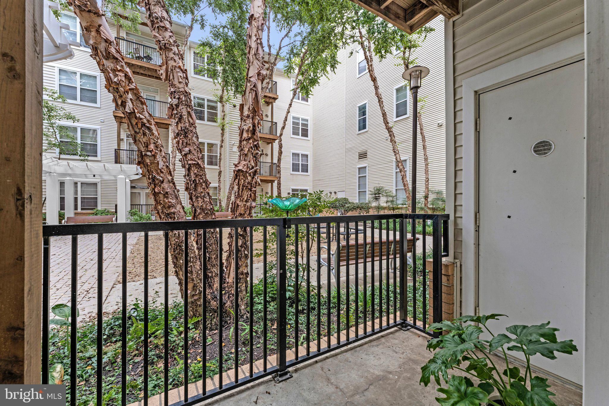 1201 East-west Highway 109