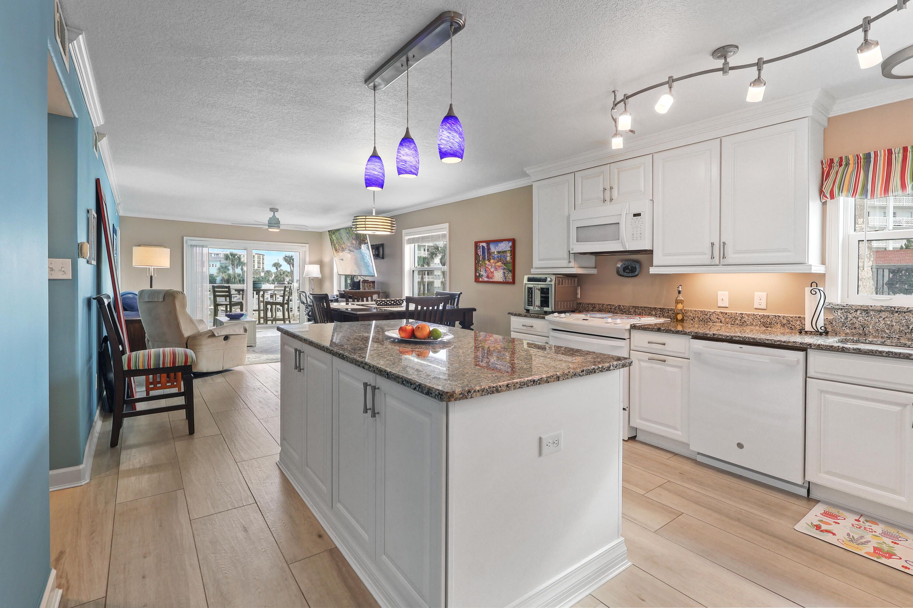 909 Santa Rosa Boulevard 229