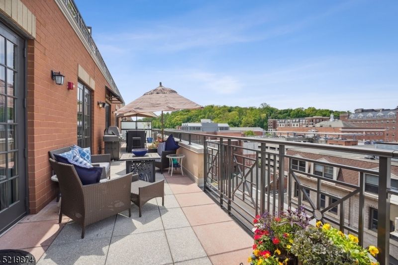 40 W Park Place Unit 604 604