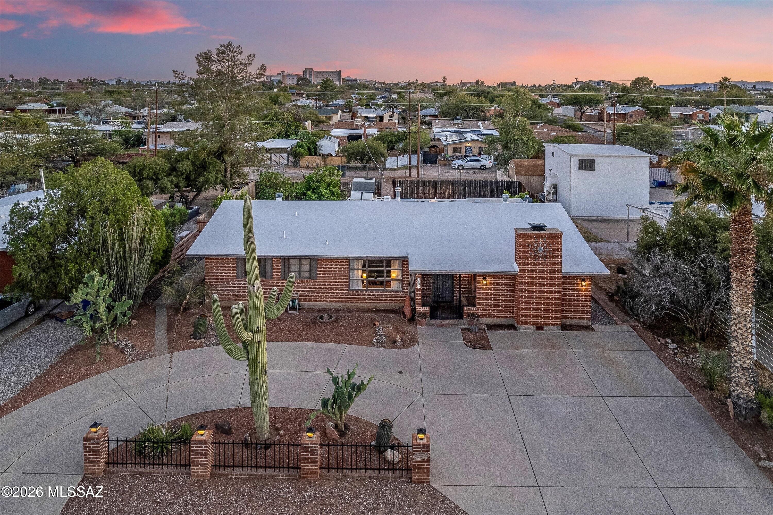 1512 E Copper Street