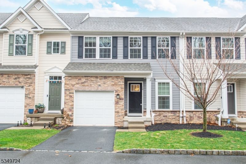 18 Trailwood Dr