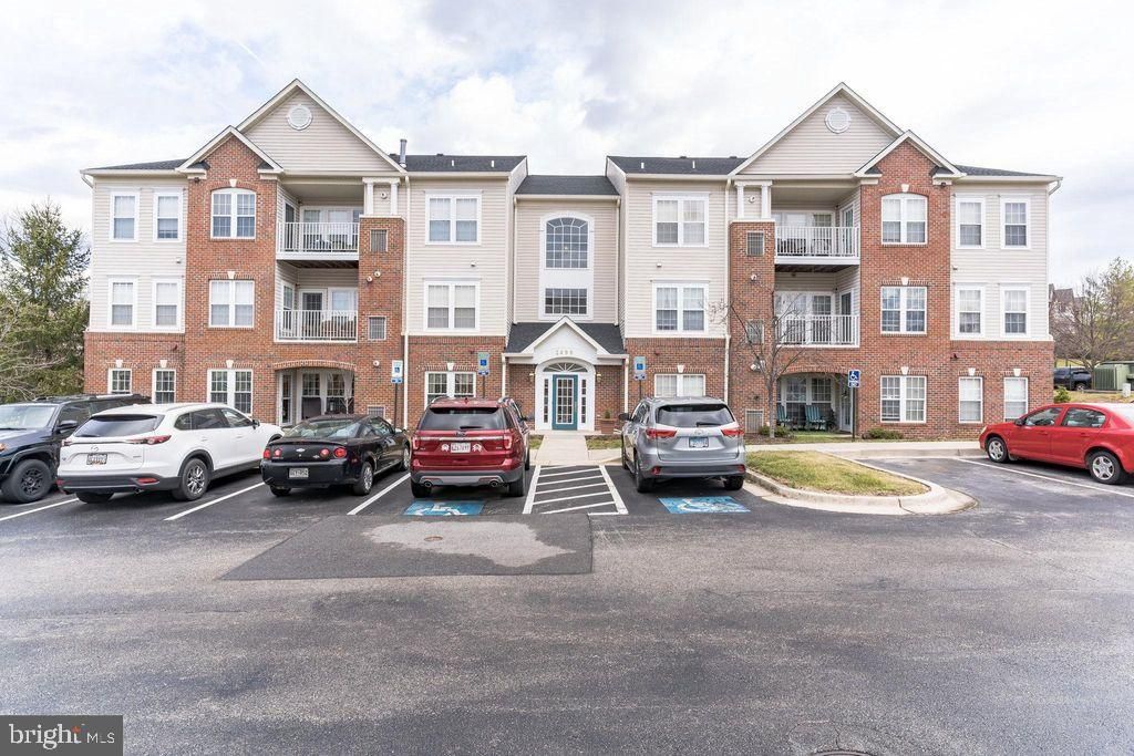 2498 Amber Orchard Court E 102