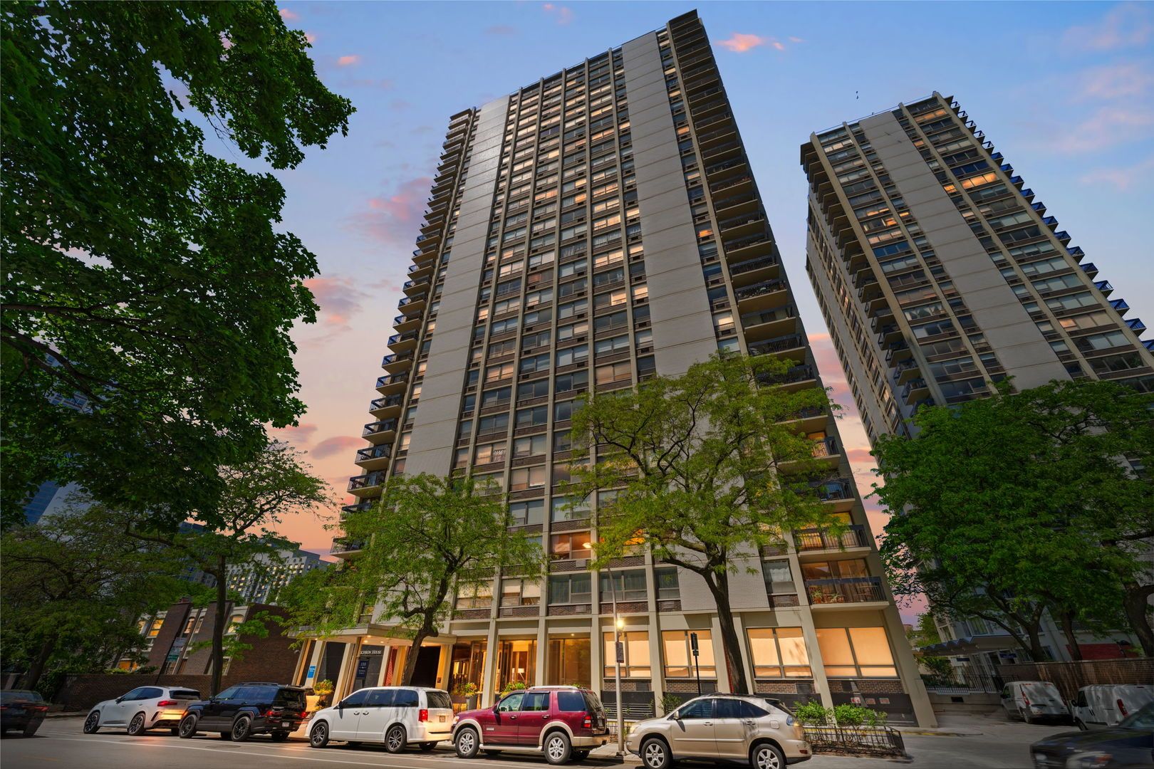 1355 N Sandburg Terrace 1601D