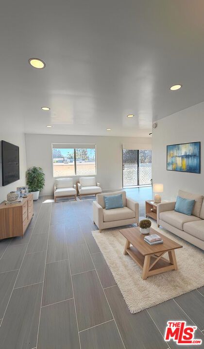 3734 S Canfield Avenue 228