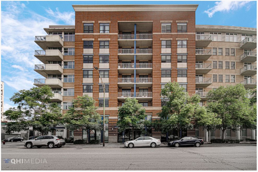 511 W Division Street 304