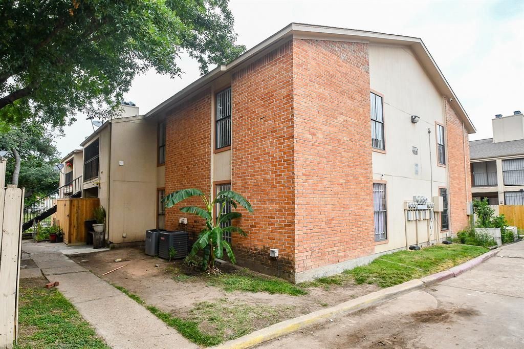10100 S Gessner Road 308