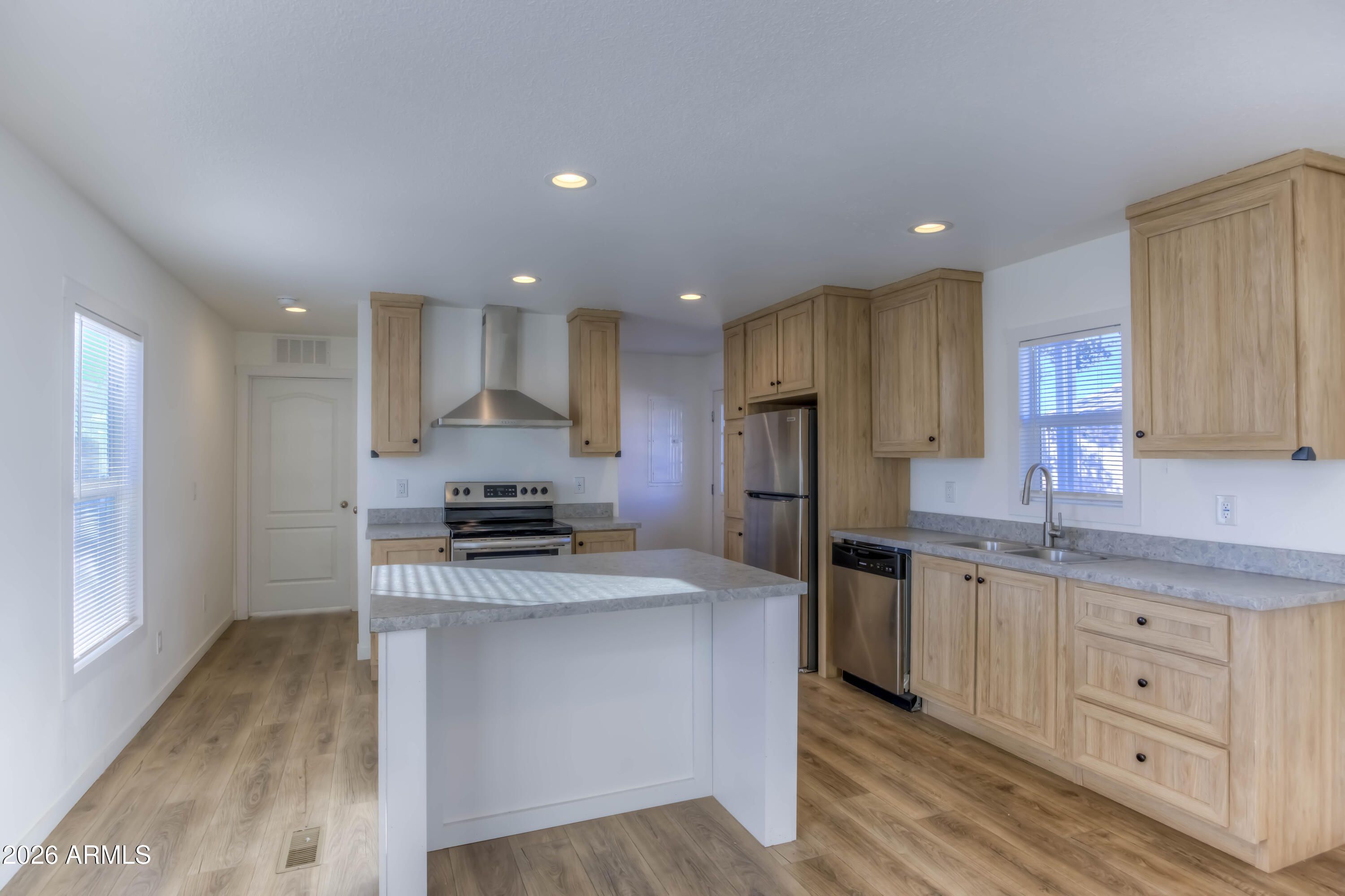 1325 W Silverlake Road 9