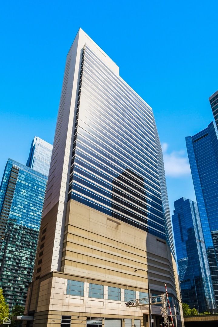333 N Canal Street 3003