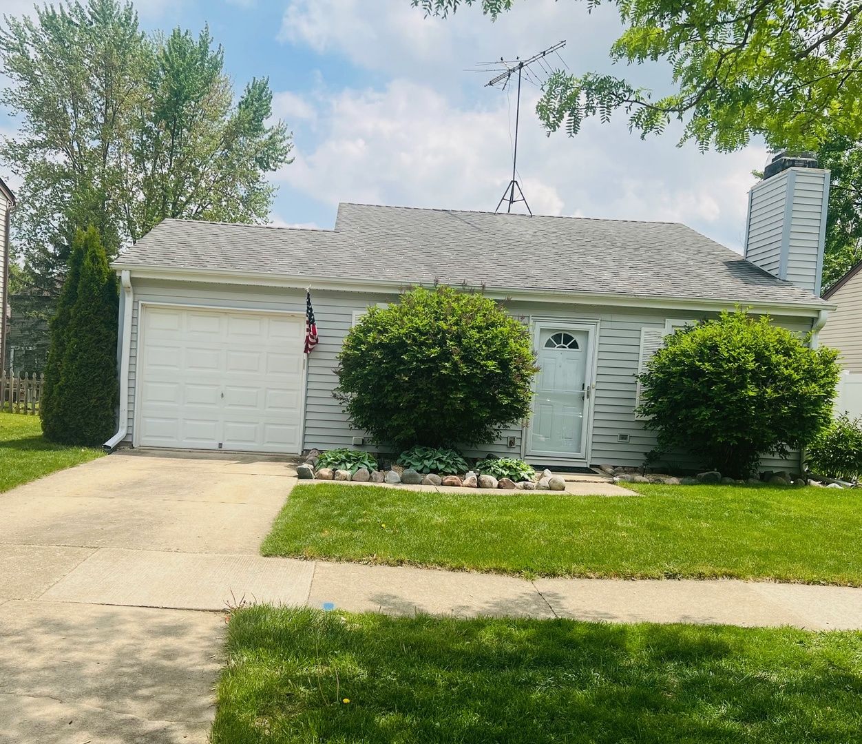 2s547 Continental Drive