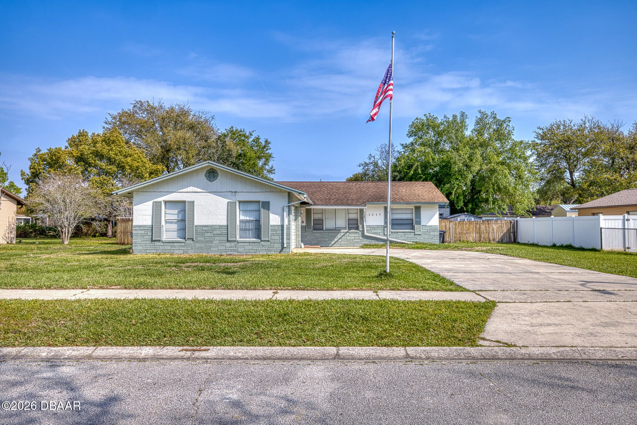 1217 Thomasina Drive