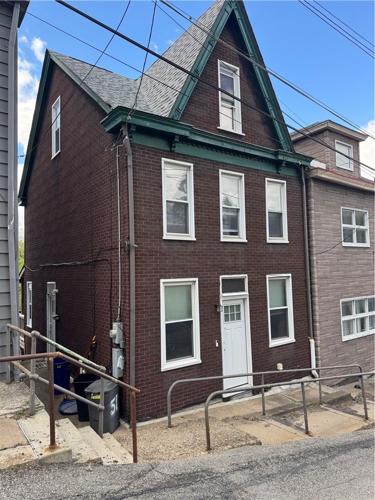 51 Sterling St
