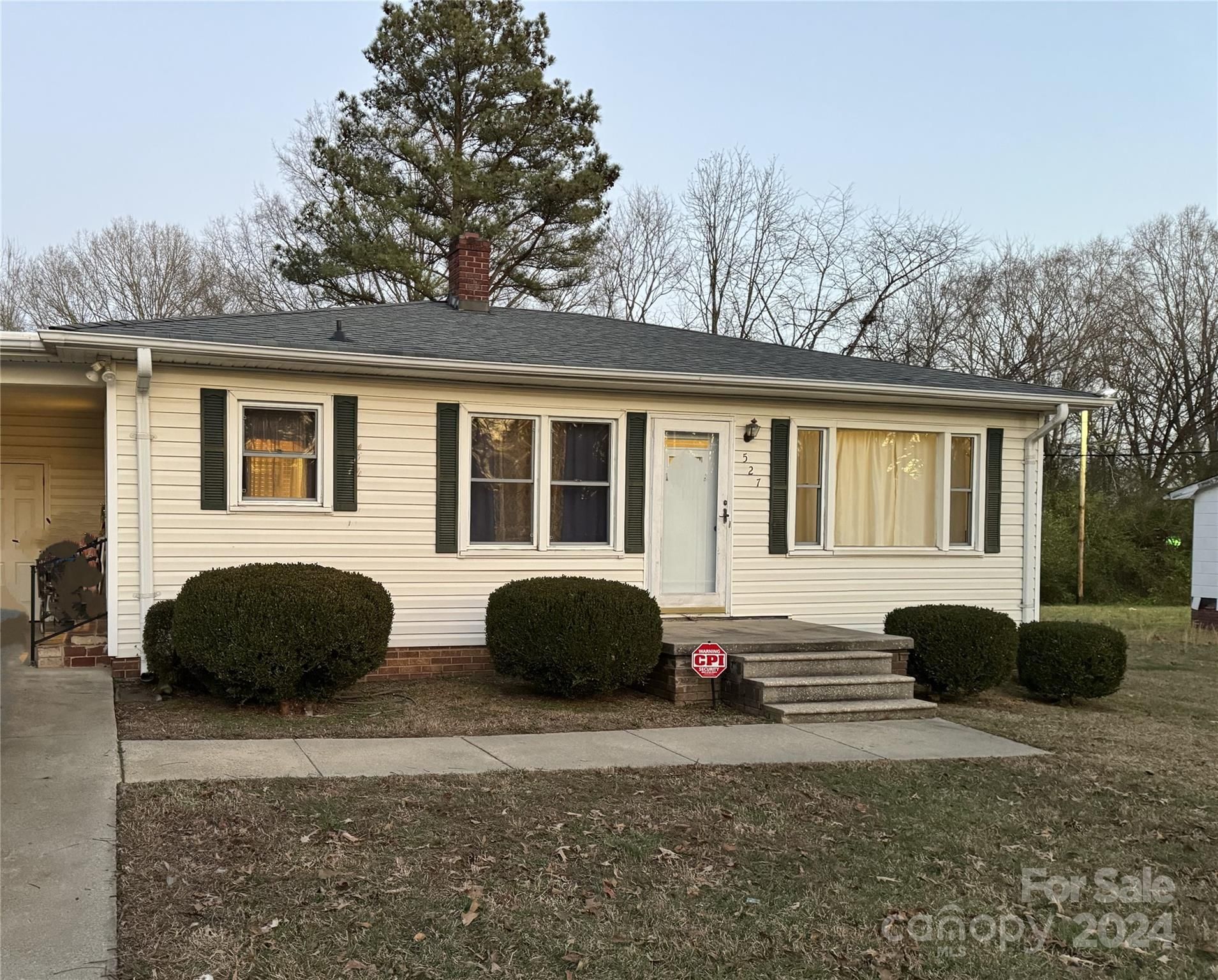 527 Washington Lane